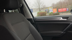 Volkswagen Golf 99kW e-Golf 35kWh 5dr Auto Electric Hatchback